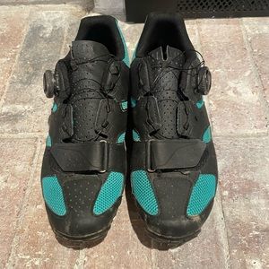 Giro mountain bike clip in shoes